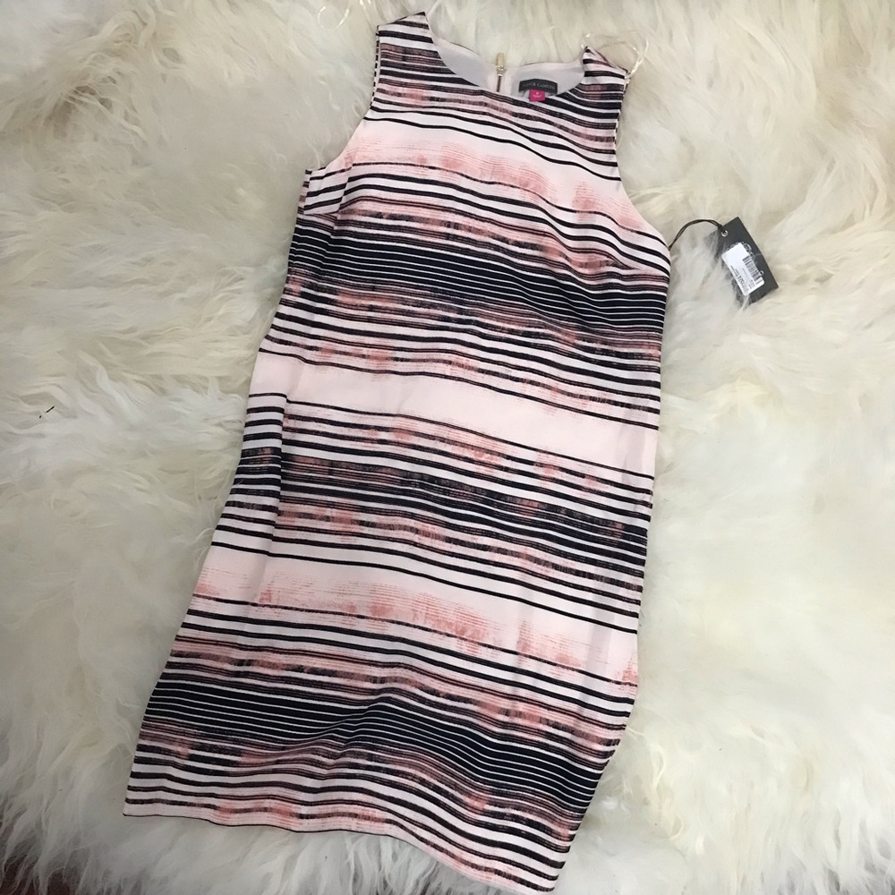 Vince Camuto Ancient Muses Shift Dress - Picture 4 of 7